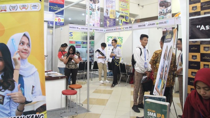 Siswa SMA Antusias Kunjungi Edufair 2020 di Maspion