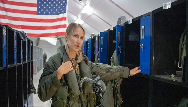 Perempuan Pertama Terbangkan Jet Siluman F-35 AS dalam Pertempuran
