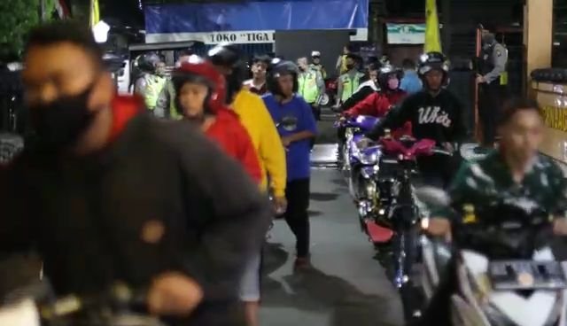 Jelang New Neormal, Operasi Gabungan Jaring Puluhan Motor, 8 Pengunjung Kafe Reaktif