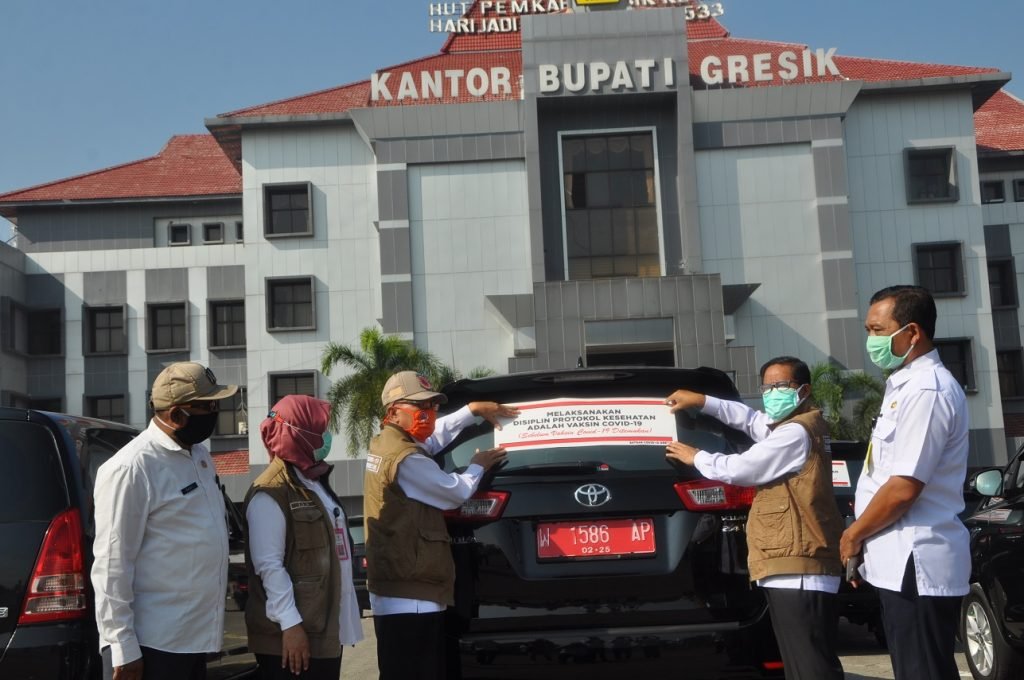 Mobil Dinas Pemkab Gresik Wajib Pasang Sticker Sosialisasi Protokol Kesehatan