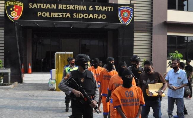 Lima Pelaku Penusukan Jerry Diringkus Satreskrim Polresta Sidoarjo
