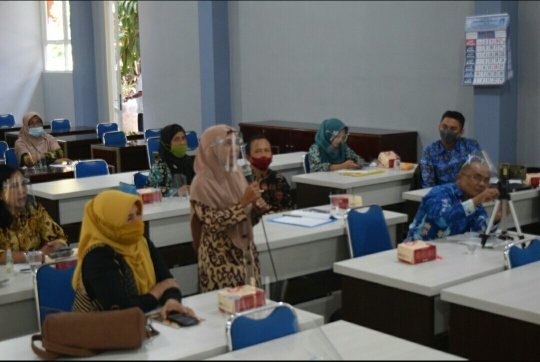 FE UM Gelar Acara Penigkatan Wawasan Ekonomi PANCASILA Guru Ekonomi MGMP Kota Batu