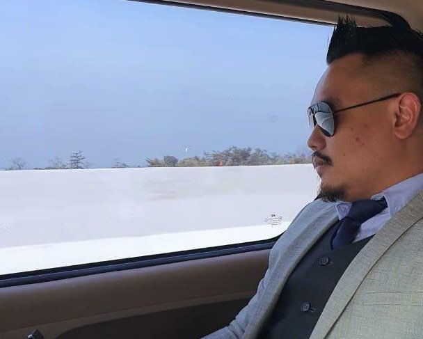 Ada Apa Dengan Kita?