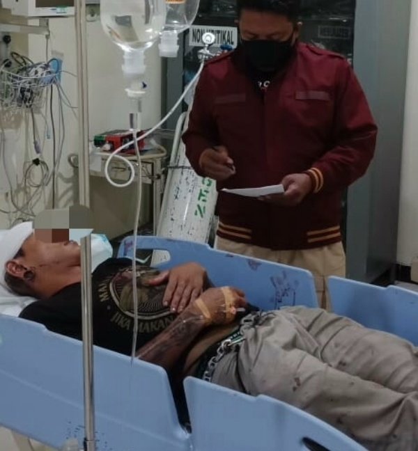 Usai Pesta Miras, Tega Tusuk Leher Temanya dan Alami Luka Berat