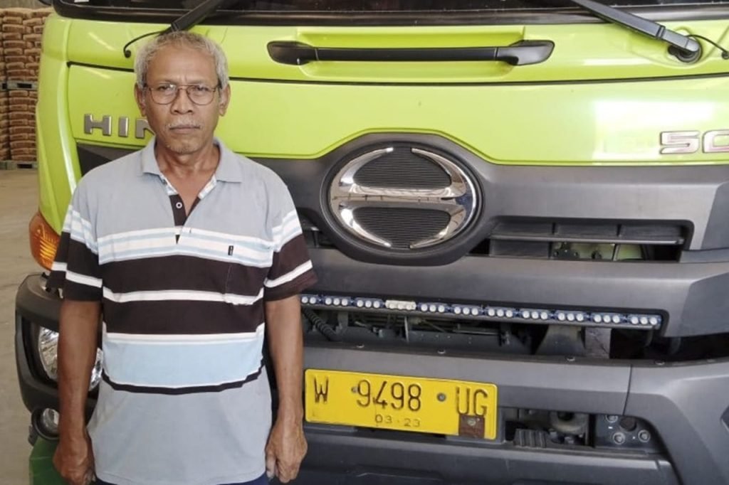 SIG Hadiahi Imam Santoso Umroh Karena Tepat Waktu Kirim Semen