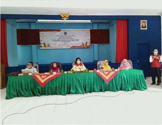 Tim Pengabdian LP2M UM Adakan Pelatihan Penyusunan Evaluasi Belajar Berbasis Life Based Learning di Jombang