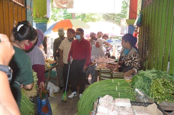 Pedagang Pasar Larangan Ditegur Bupati Sidoarjo Soal Kebersihan