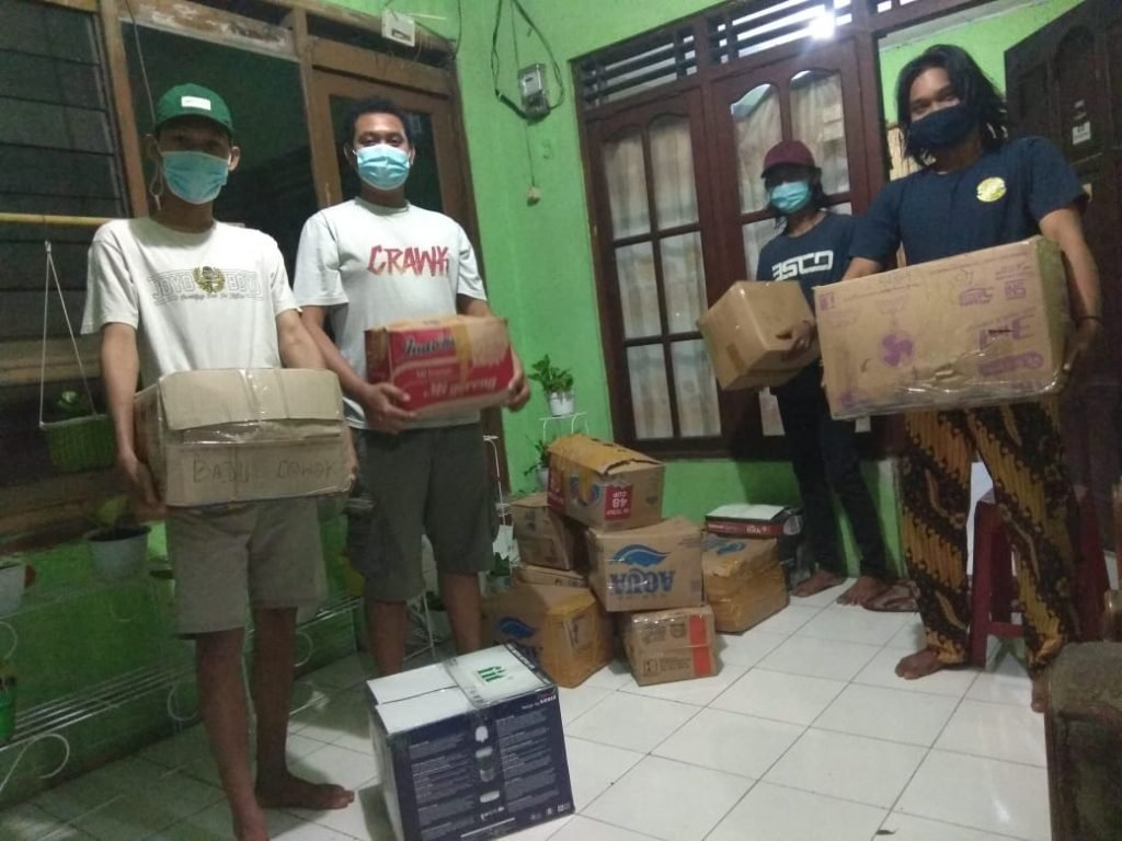 KARTABAYA, Karang Taruna Bambe Raya Turut Peduli Banjir Kali Lamong