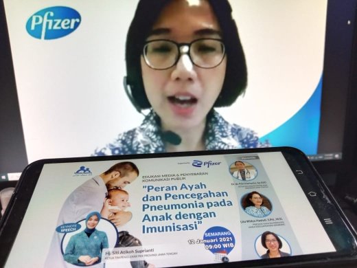 Dengan Imunisasi, Ayah Berperan Besar Cegah Pneumonia pada Anak