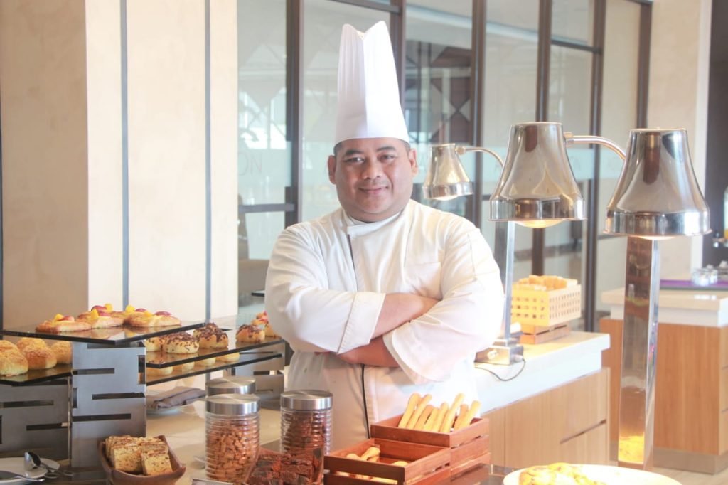 Chef Aston Inn Gresik Danang, Dikenal Garang di Dapur