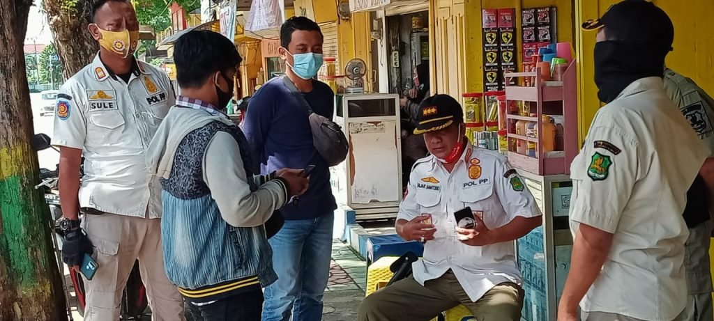 Satpol PP Bubarkan Penggalangan Dana Untuk Anak Yatim Oleh Mahasiswa