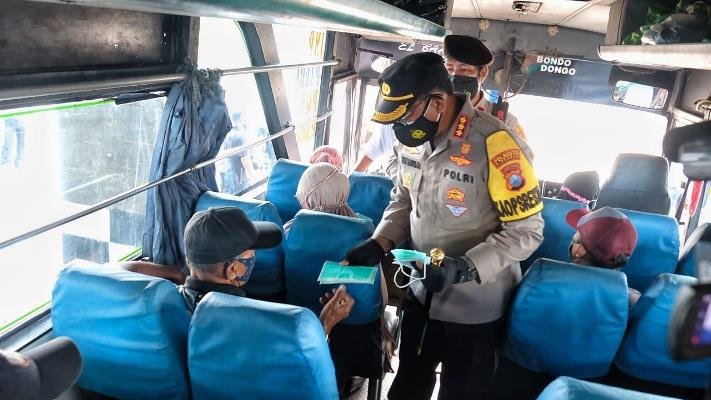 10.000 Masker Dibagikan Polresta Sidoarjo Tiap Hari