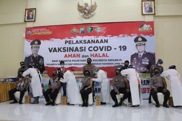 Ribuan Personel Polri dan ASM Polresta Sidoarjo Vaksinasi Covid-19