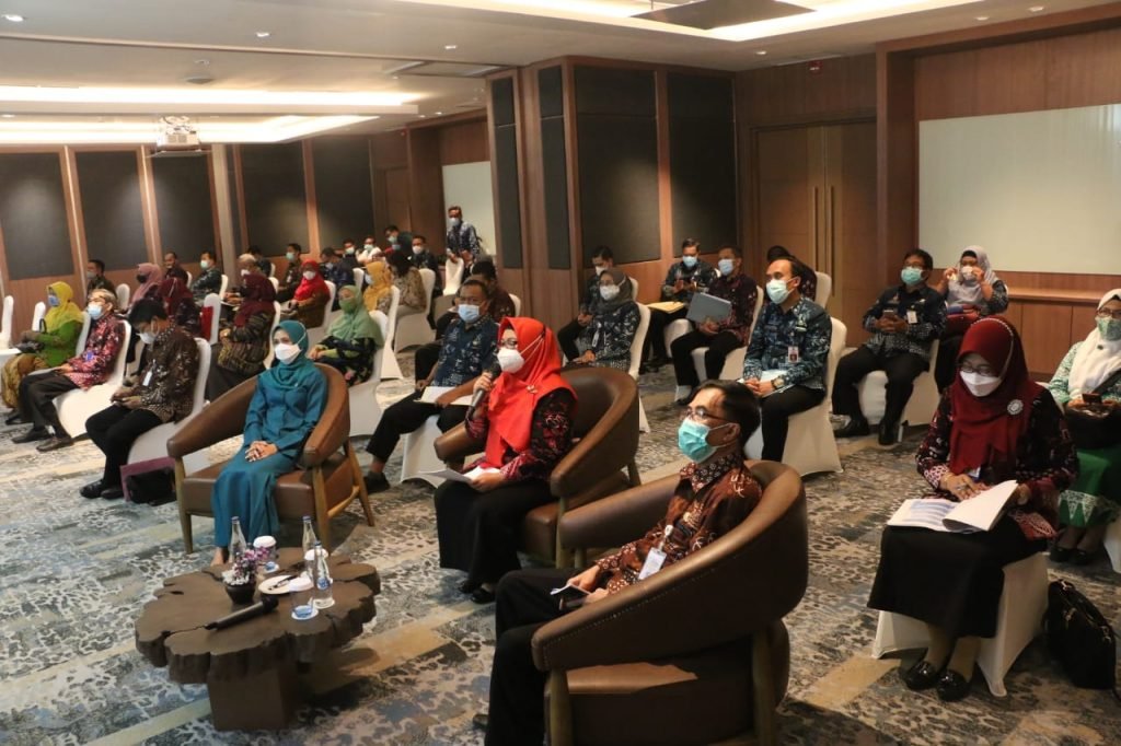 Dengan Sekoper, Wabup Gresik Ajak Kaum Perempuan Berdaya Saing