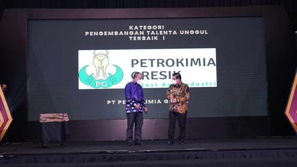 Pengembangan Talenta Unggul Petrokimia Gresik Terbaik di Anugerah BUMN 2021