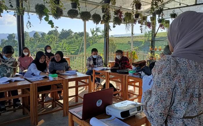 Desa Berdaya Literasi Teknologi di Tengah Pandemi