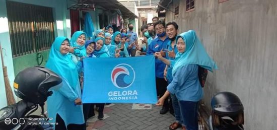 DPD Partai Gelora Indonesia Kota Surabaya Berbagi Sembako