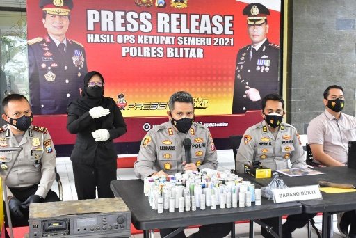 Polres Blitar Sita 1.280 Petasan, 4,25 Kg Bubuk Peledak dan Puluhan Sound System.