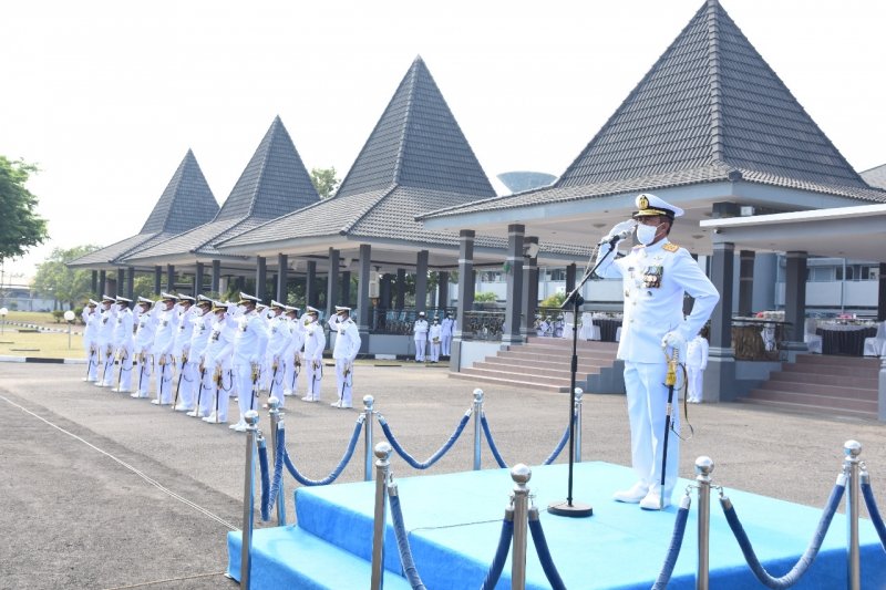 Akademi TNI Angkatan Laut Peringati HUT ke-76 TNI AL