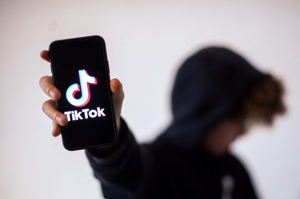 Ini Dia Jadwal FYP TikTok Supaya Video Kalian Populer Guys!