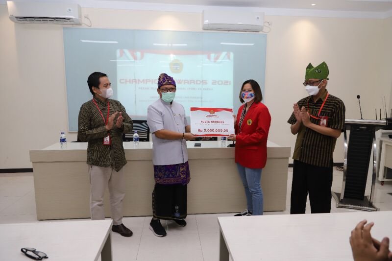 Raih Medali Di PON XX Papua, Untag Berikan Apresiasi Pada Mahasiswinya