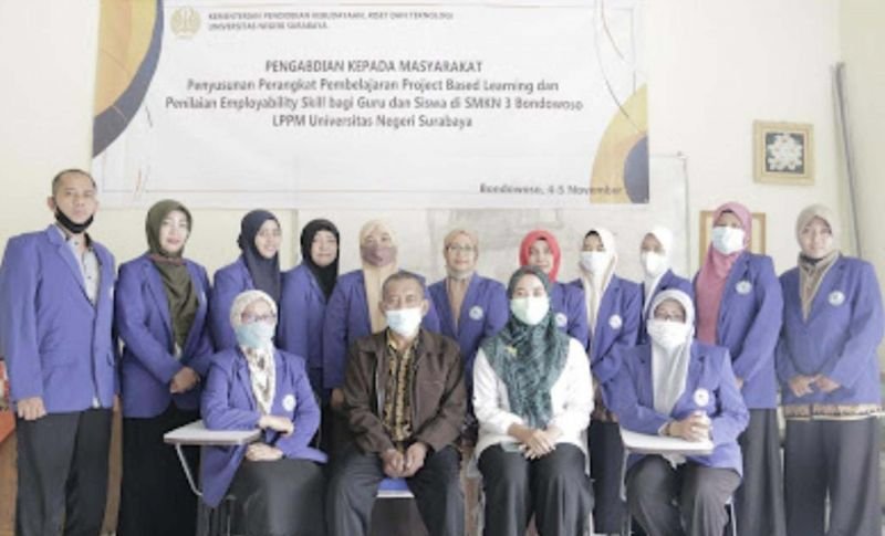 APEL SISA: Pemerataan Digital Teknologi Ke Desa Oleh Kolaborasi Dosen dan Mahasiswa UNESA