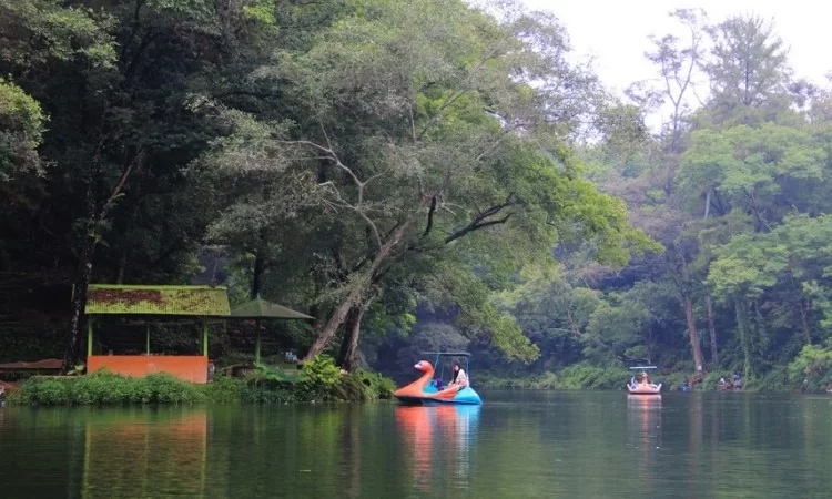Menparekraf Kembali Mengembangkan Sektor Wisata Indonesia di Masa PPKM Level 1