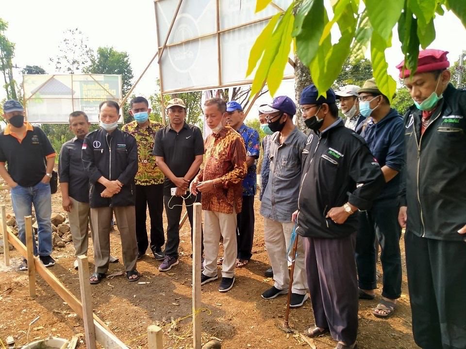 Bangun 3 Masjid Bersamaan, Yusron Manusia Nekat