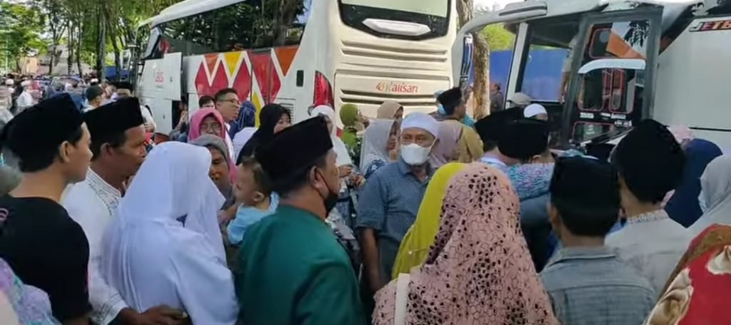 Akhirnya 173 CJH Asal Sampang Berangkat