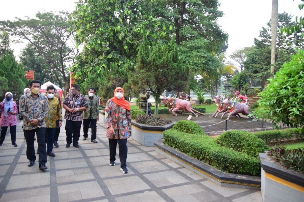Sambut KTT G-20, Gubernur Khofifah Siap Percantik Anjungan Jatim di TMII