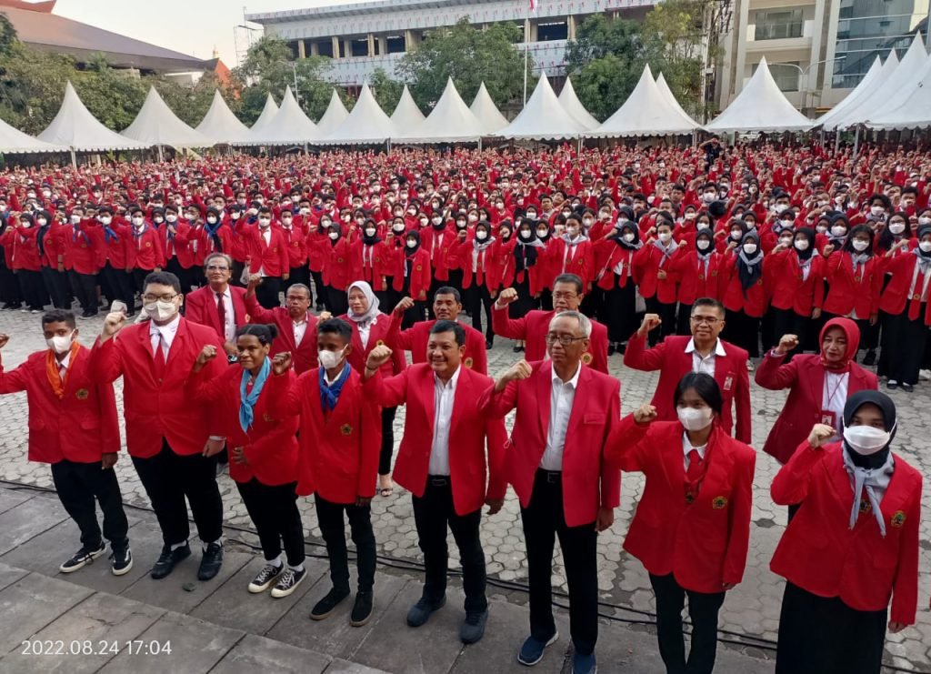 Setelah Jalani PKKMB, Untag Surabaya Kukuhkan 3.489 Maba