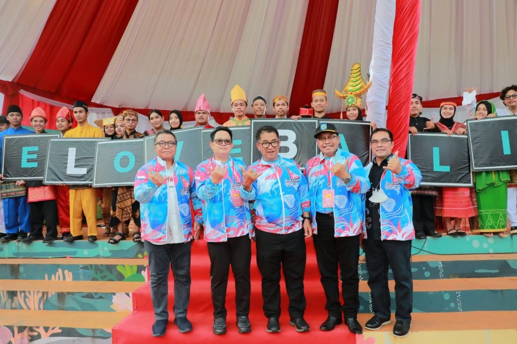 Sekdaprov Jatim Apresiasi Festival Sandeq di Balikpapan