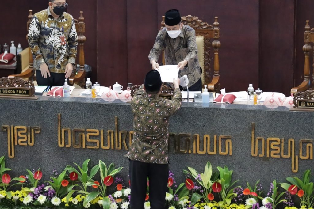 Berikut Pandangan Umum Fraksi di DPRD Jatim Terkait P APBD 2022