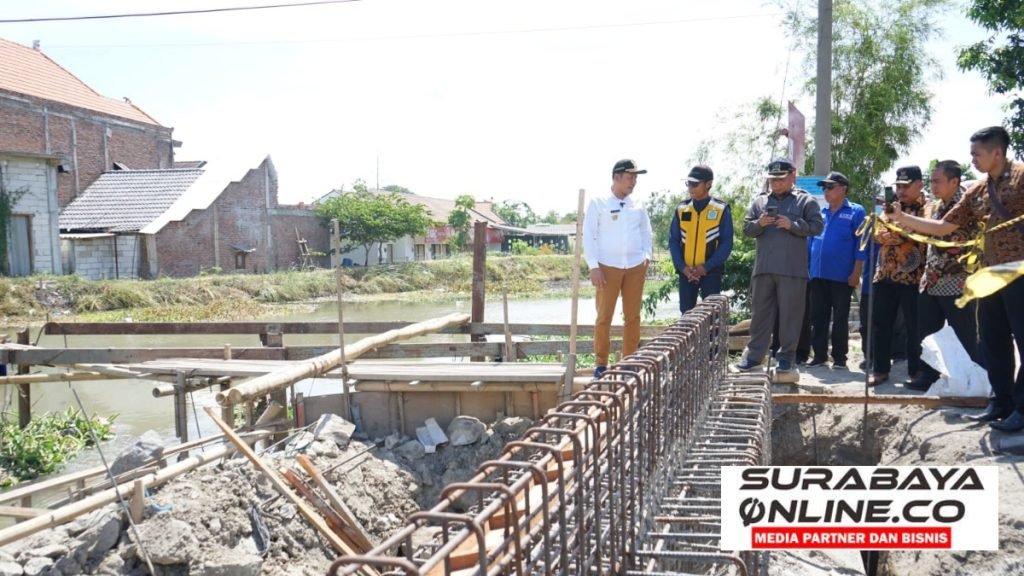 Kebut Proyek Jembatan Penghubung Desa Kemangsen-Kraton Kecamatan Krian, Wabup Sidoarjo Minta Dinas Terkait Terus Pantau