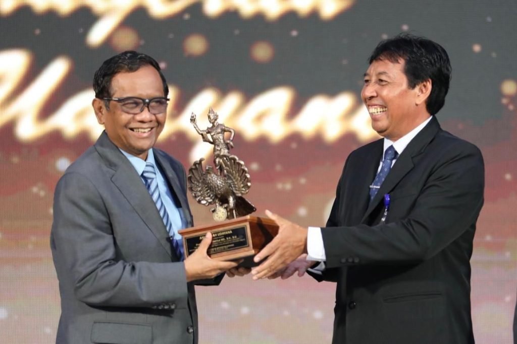 Dapat Award Penegak Hukum dan Keadilan, Mahfud MD: Saya Biasa Saja.