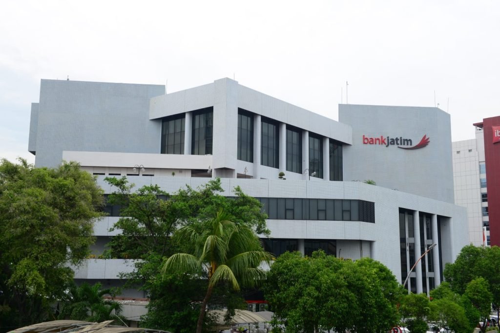 Bank Jatim Raih Penghargaan Indonesia Finance Award 2022