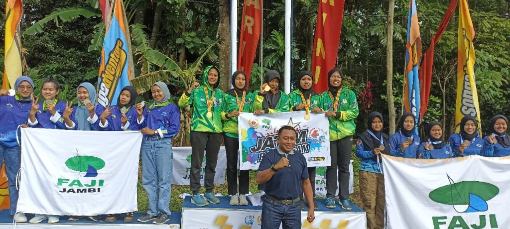 Putri Junior Jatim Juara I Kejurnas Arung Jeram 2022