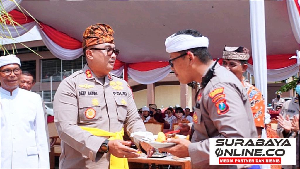 Prosesi Melaspas Pura Kertha Bumi Bhayangkara di Polresta Sidoarjo