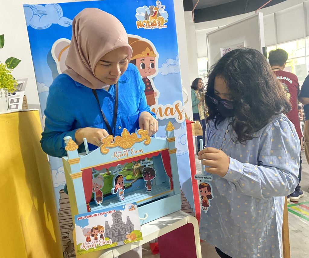 Mahasiswa Ubaya Angkat Cerita Panji Jadi Tema Mainan Edukasi