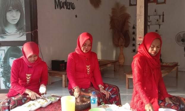 Warung Makan Marlena di Sumenep Sedot Banyak Pengunjung