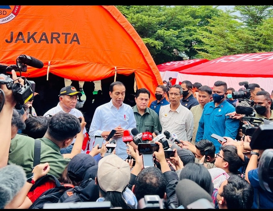 Cek Pengungsi Kebakaran Depo Pertamina, Menko Muhadjir Pastikan Tanggap Darurat Berjalan Baik