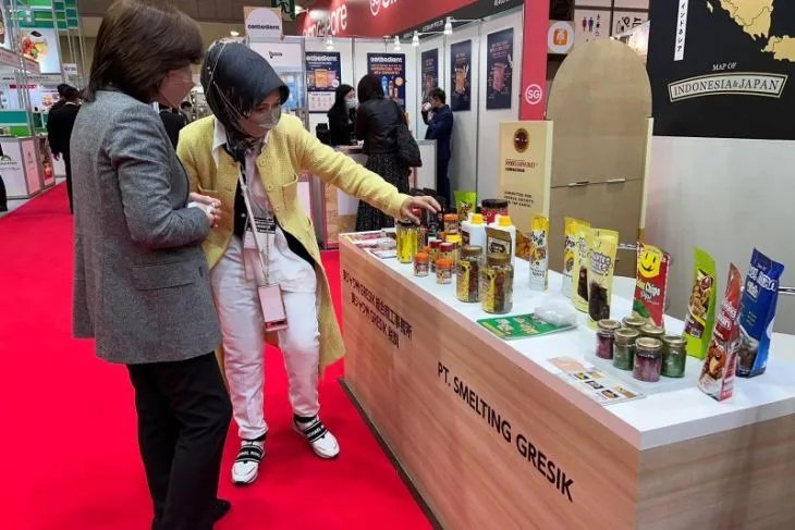Terasi dan Keripik Pisang UMKM Binaan Smelting Jadi Perhatian Pengunjung Foodex Japan 2023