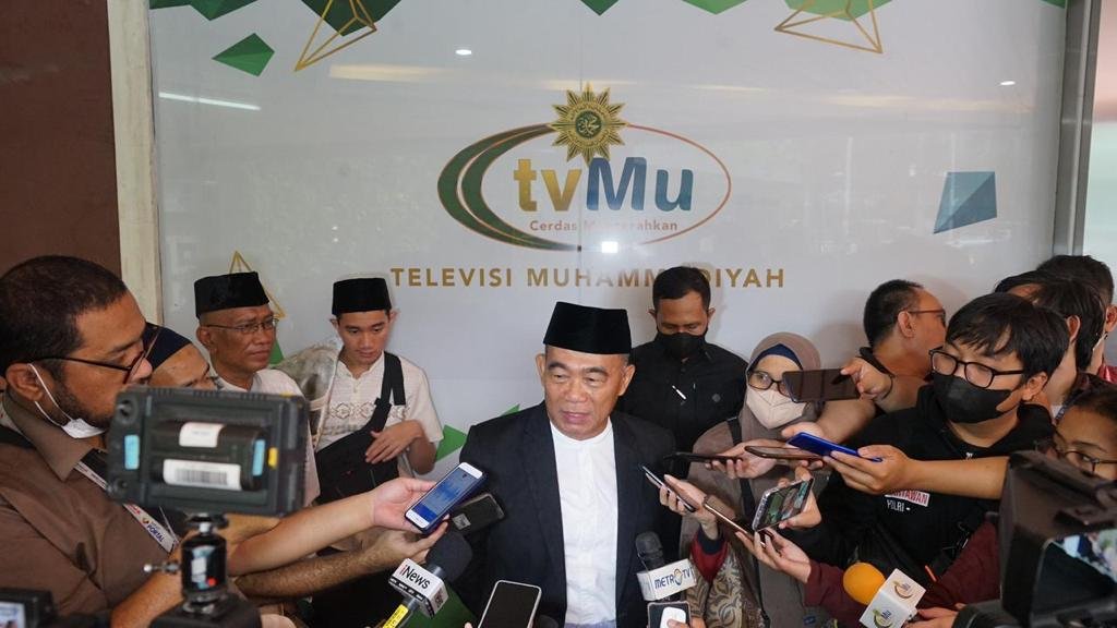 Menko Muhadjir Laksanakan Shalat Id Gelombang Pertama