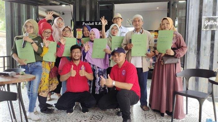 10 UMKM Mitra CSR Indocement Raih Sertifikat HaKI