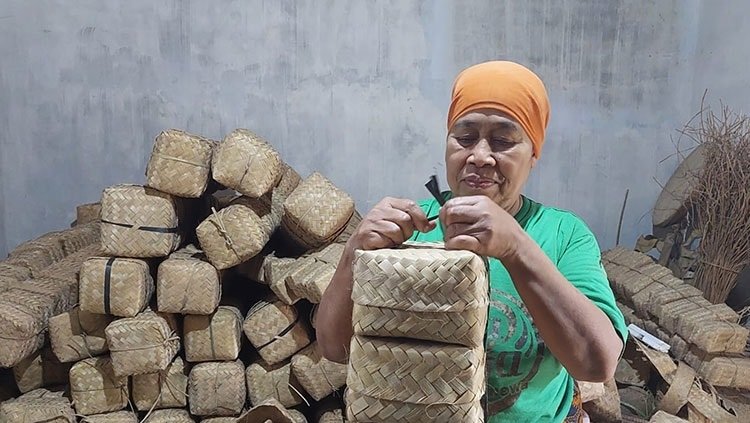 Permintaan Besek Pelaku UMUM di Banyuwangi Meningkat