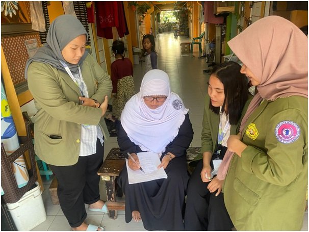 Mahasiswa KKN UPNVJT Dampingi Pembuatan NIB UMKM Wonorejo