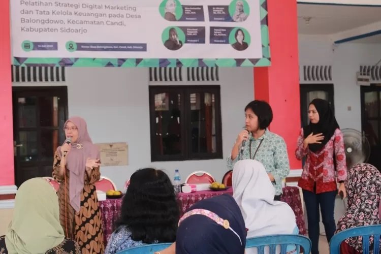 Pelaku UMKM di Desa Balongdowo Dapat Pelatihan Digital Marketing