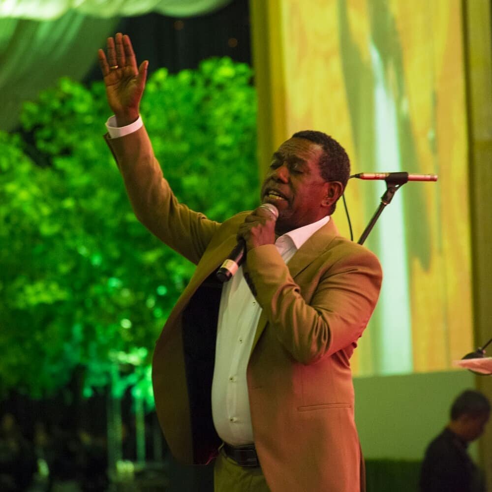 Penyanyi Edo Kondologit Menilai Menko PMK Muhadjir Effendy Pas Jadi Bapaknya Orang Papua