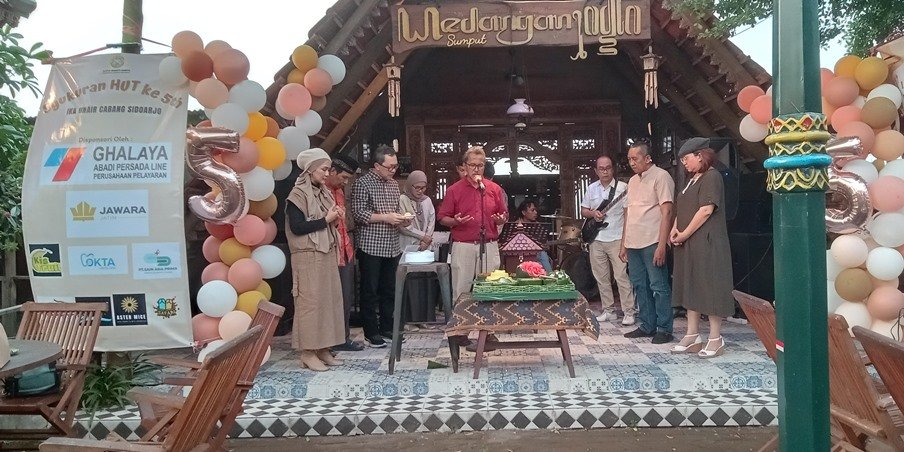 Ika Unair Sidoarjo Gelar Syukuran Bertema Vintage