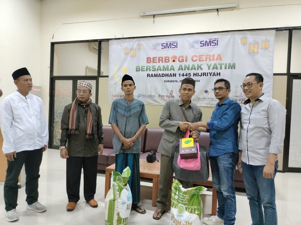 SMSI Surabaya – Korposari Salurkan Bantuan dan Santunan ke Puluhan Anak Yatim Piatu
